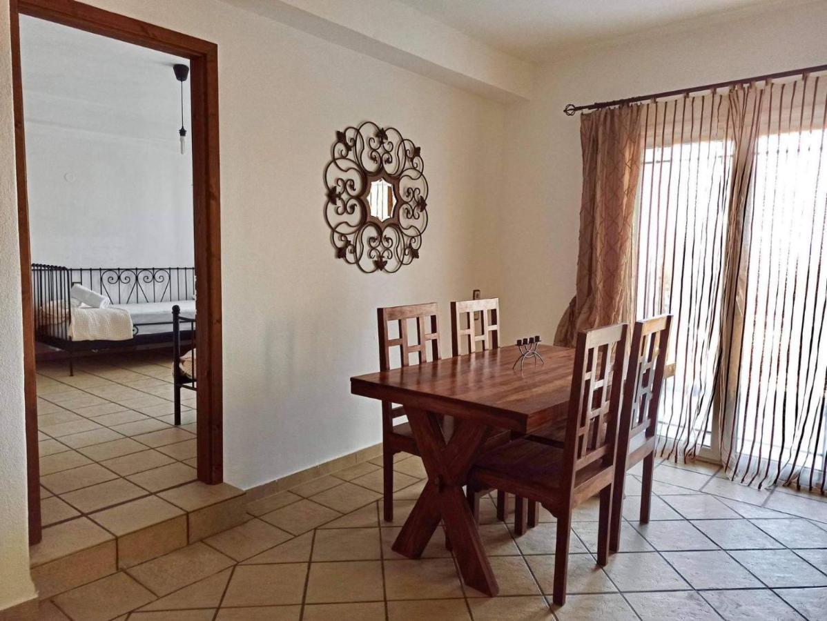 Pantheon Apartment Serres Bagian luar foto